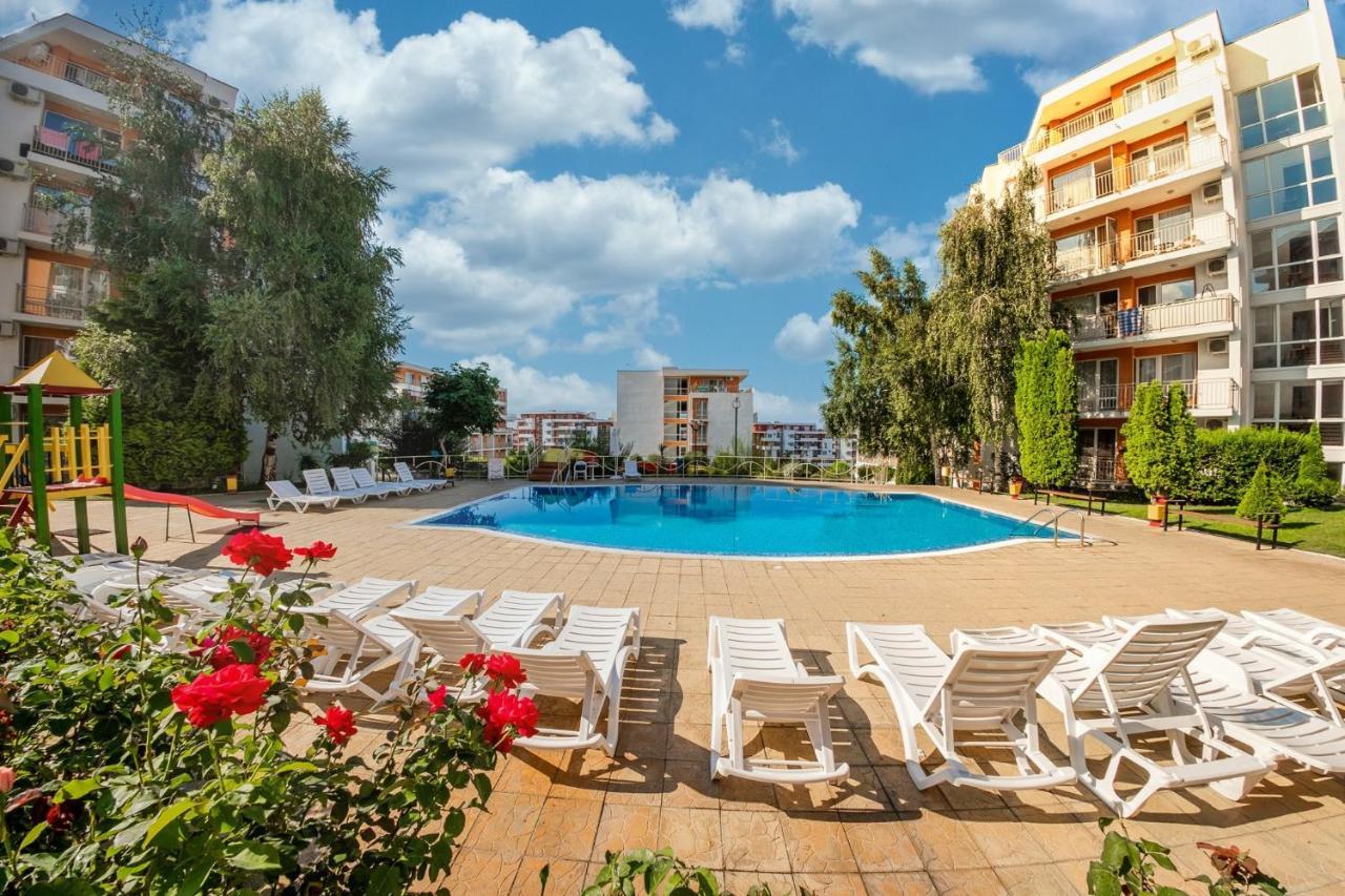 Fort Noks - Menada Apartments Sveti Vlas Exterior foto